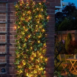 SG Solar In-lit Ivy Trellis